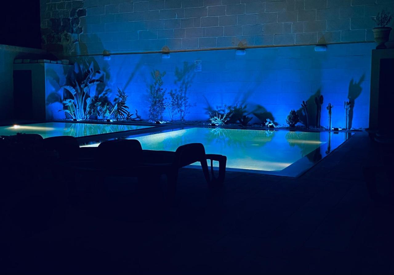 Bed and Breakfast Fiftyfour West Boutique Living Арб Екстер'єр фото
