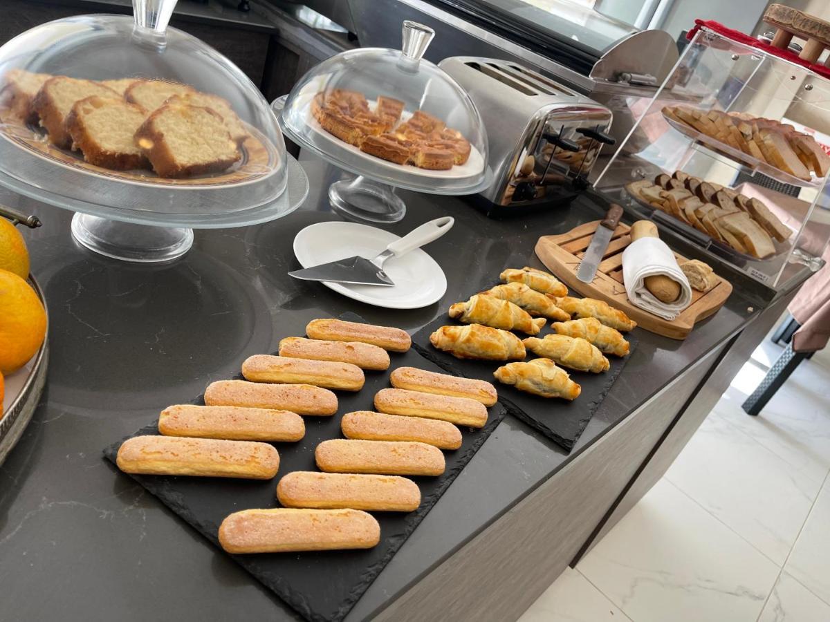Bed and Breakfast Fiftyfour West Boutique Living Арб Екстер'єр фото