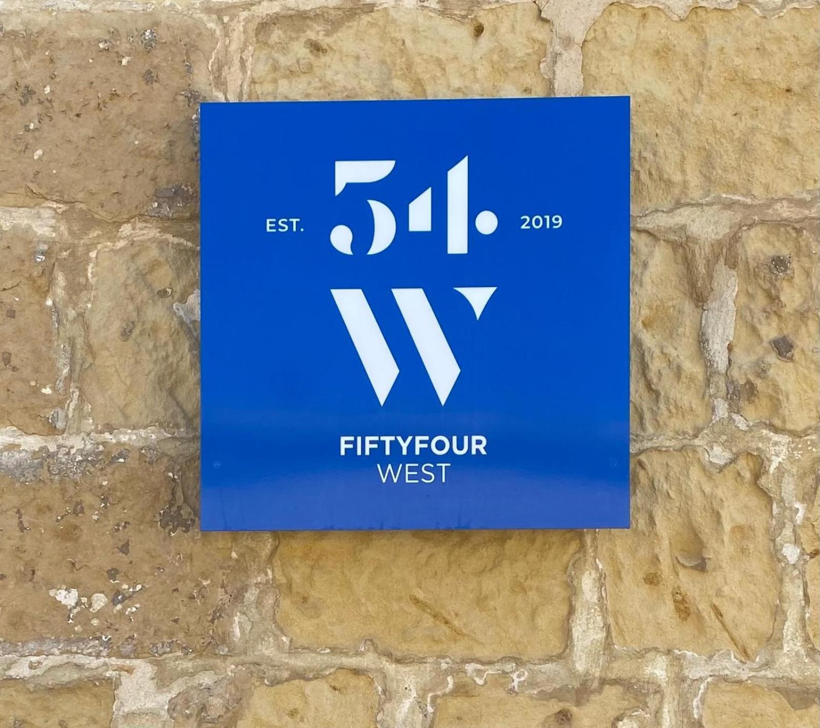 Bed and Breakfast Fiftyfour West Boutique Living Арб Екстер'єр фото
