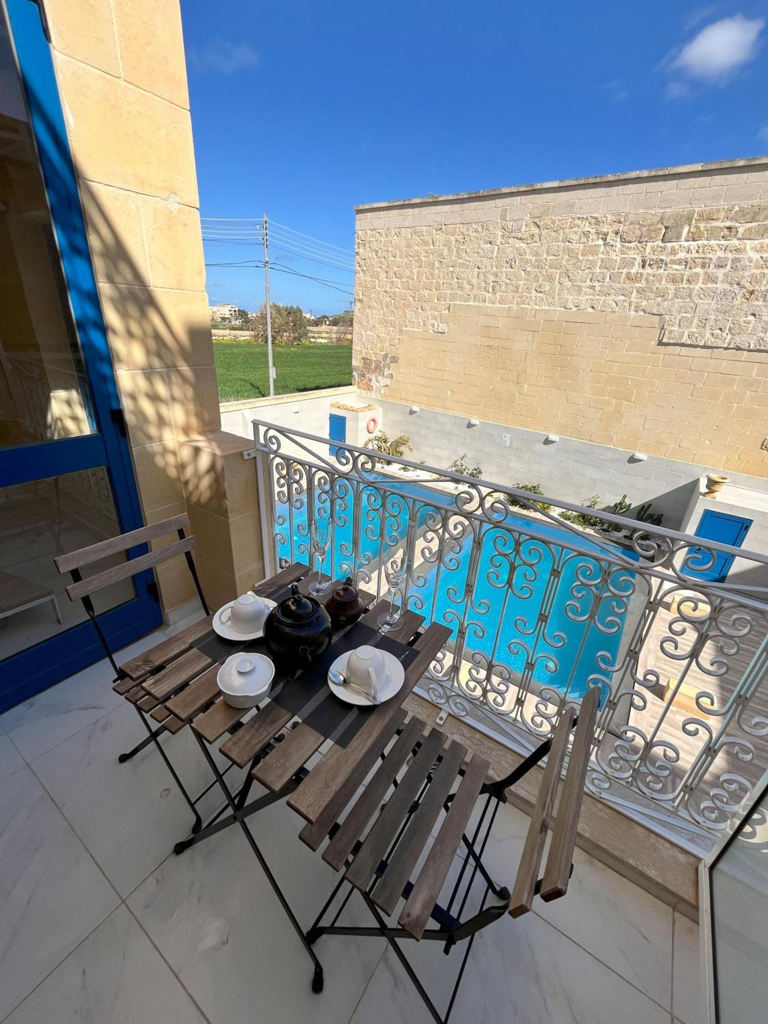 Bed and Breakfast Fiftyfour West Boutique Living Арб Екстер'єр фото