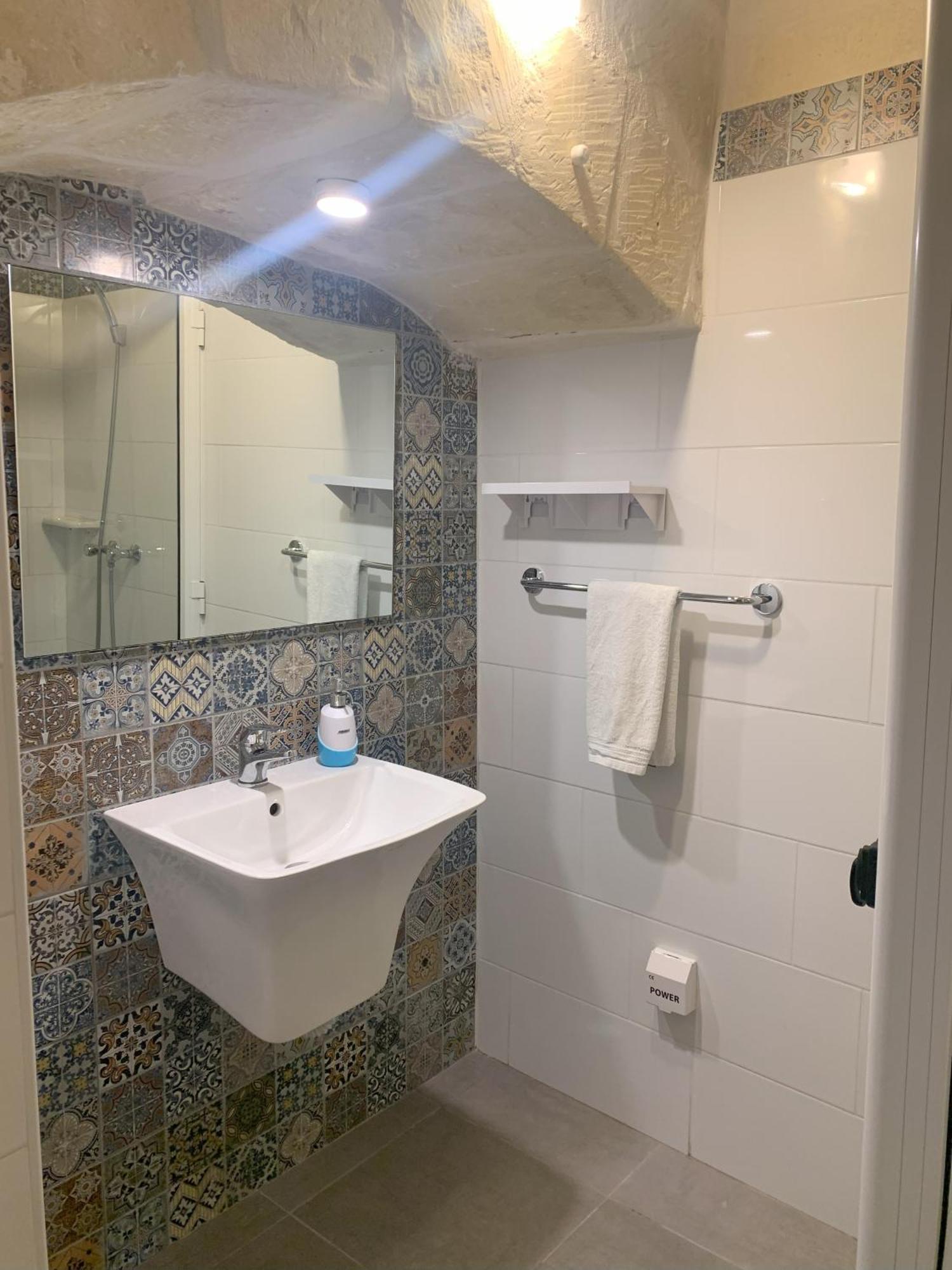 Bed and Breakfast Fiftyfour West Boutique Living Арб Екстер'єр фото